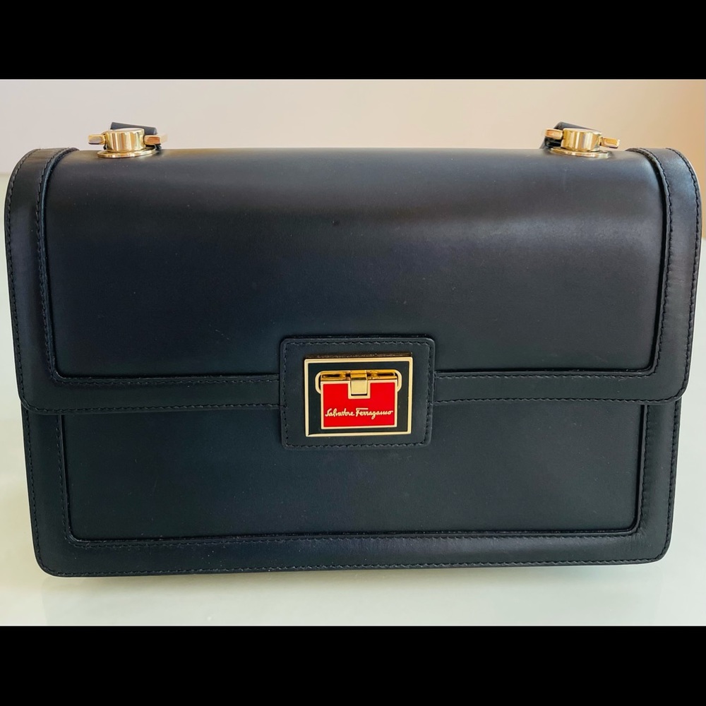 Beautiful authenic Ferragamo handbag